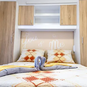 https://apartment-anamaria-pag.hotelinzadar.com