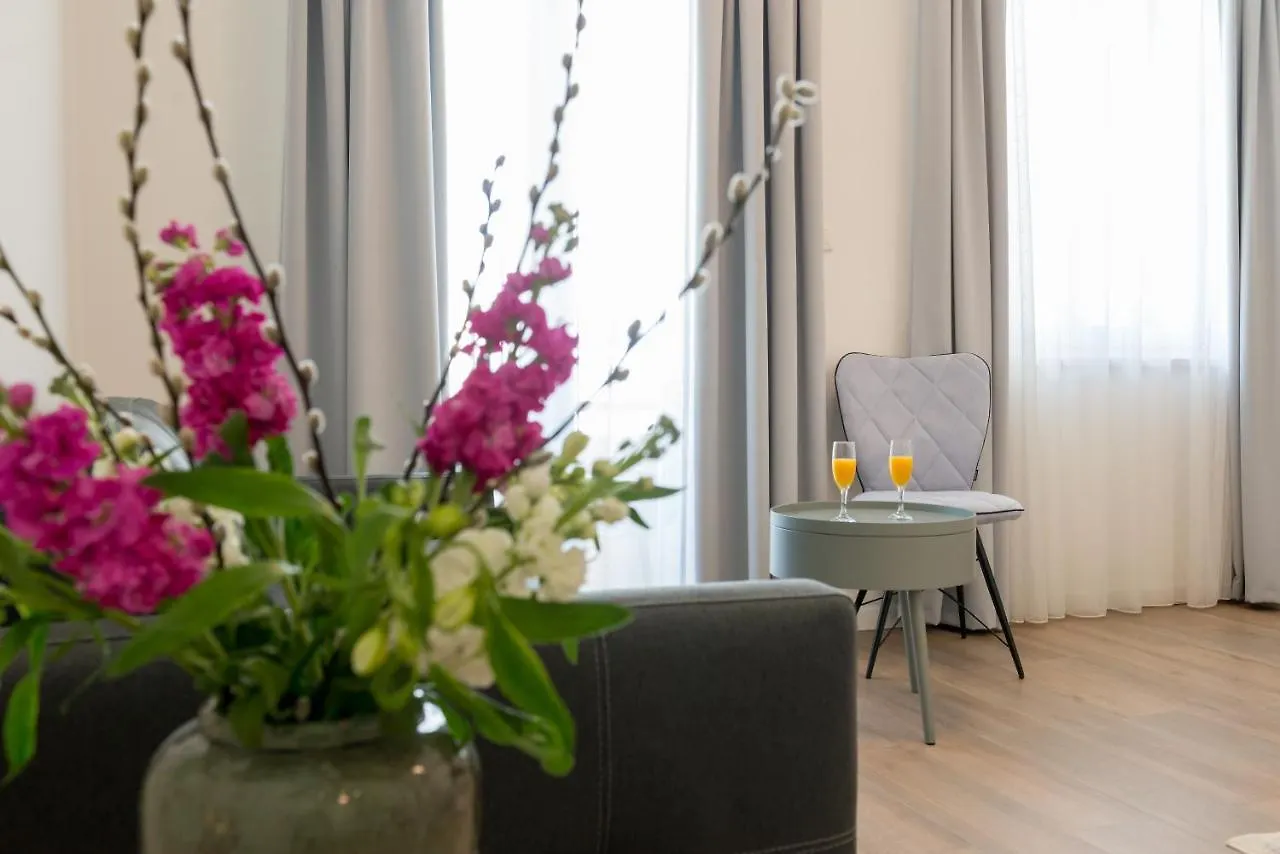 Pensión Capital Apartments And Rooms Split