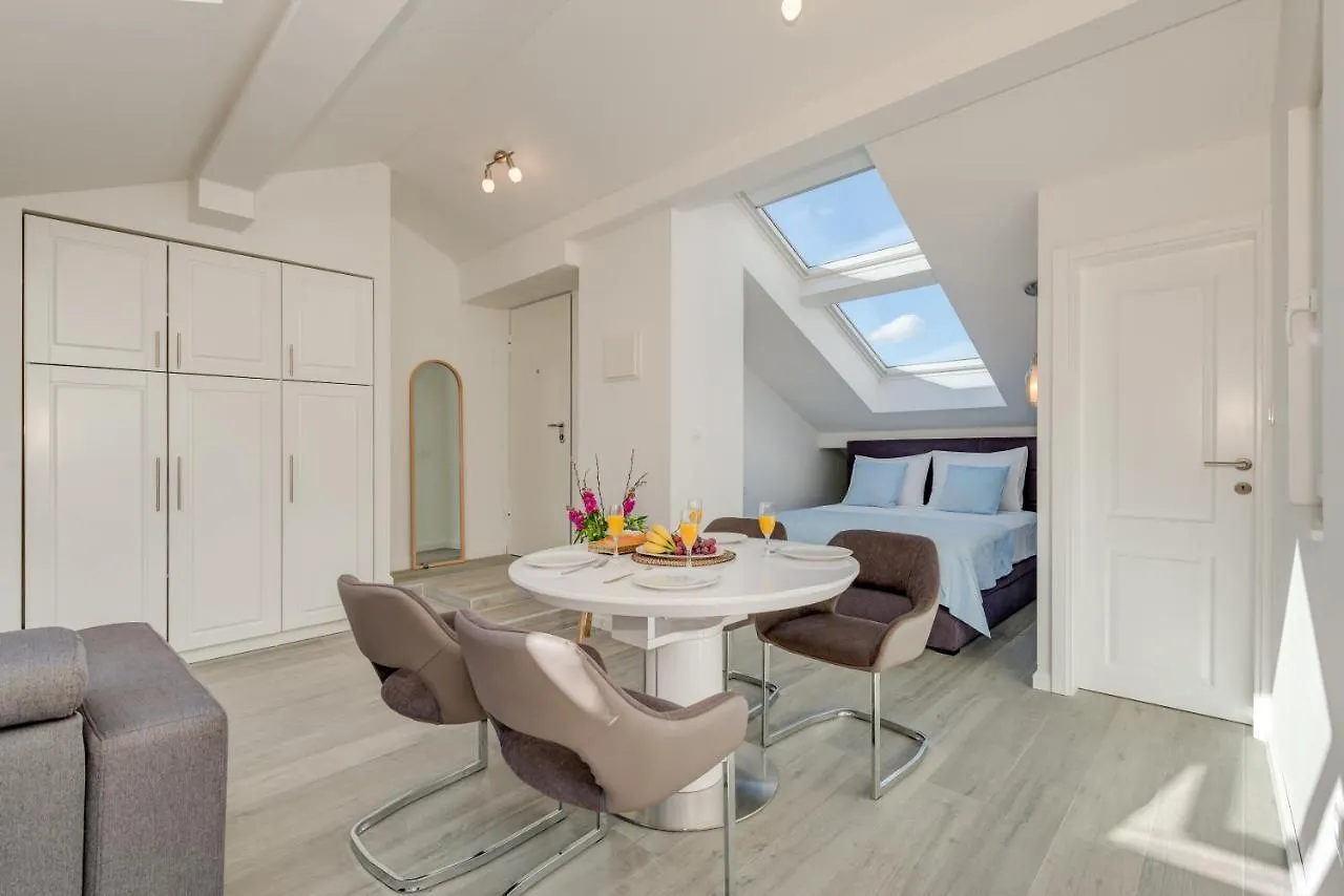 Pensión Capital Apartments And Rooms Split